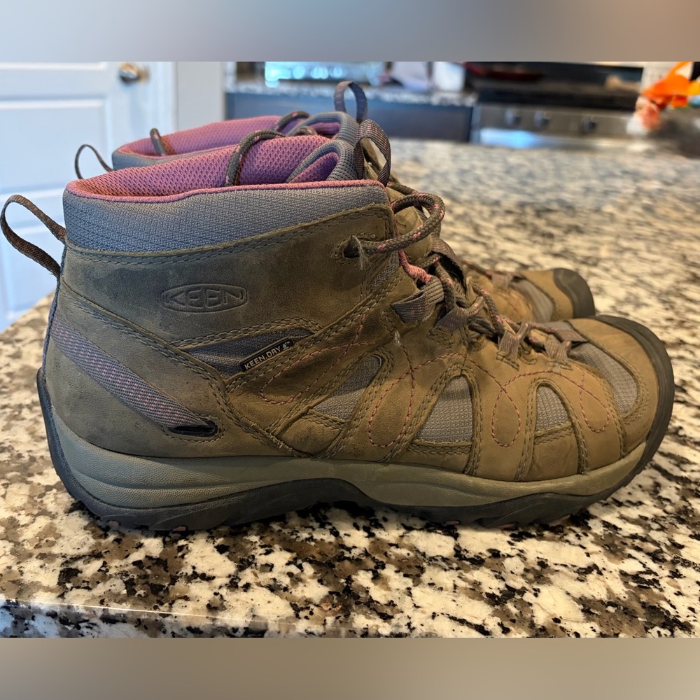 KEEN Waterproof Hiking Boots  Mid Trail Outdoor Shoes